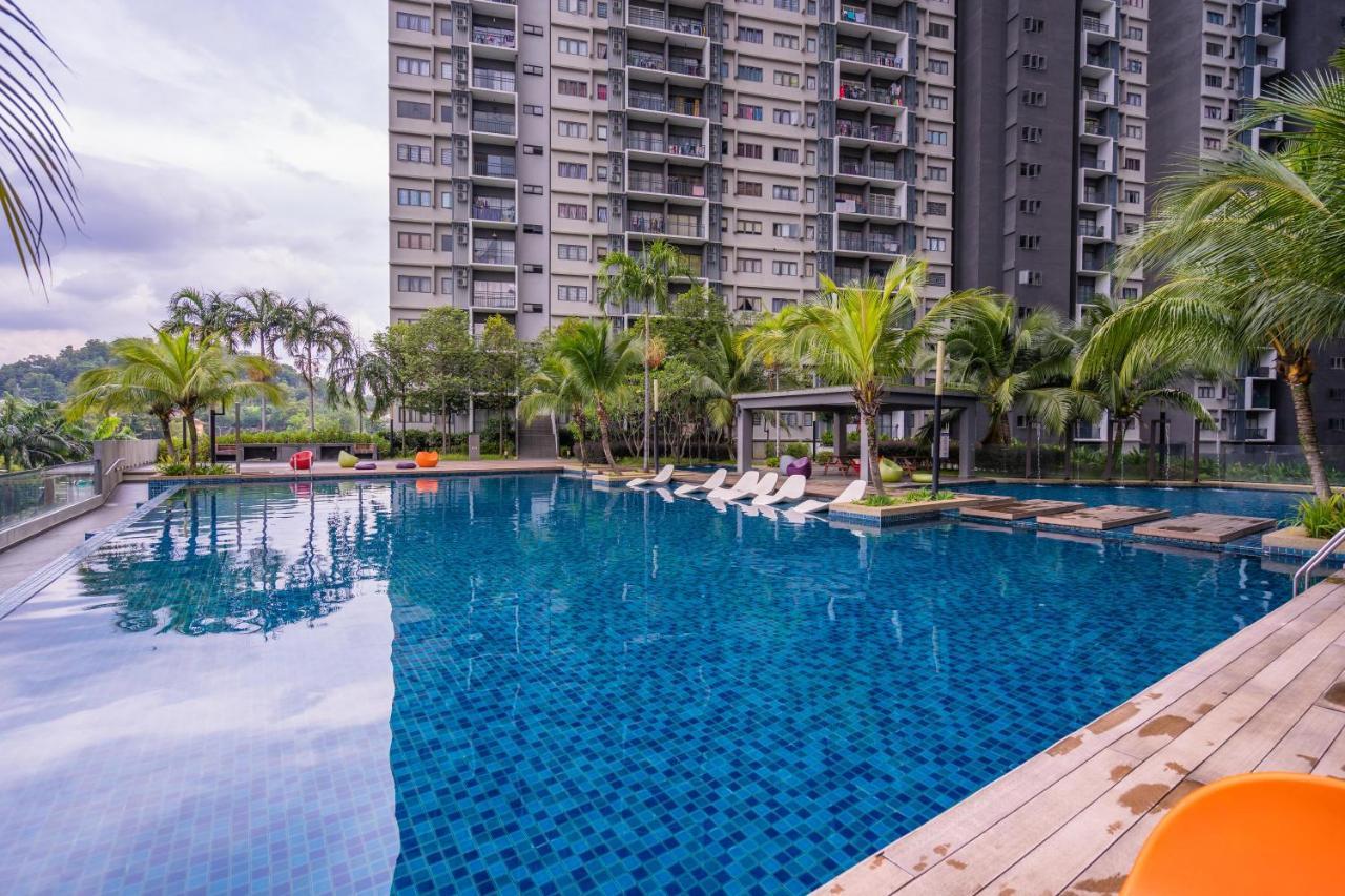 Peaceful 3-bedroom With Pool 5 Pax - Wangsa Maju * Kuala Lumpur