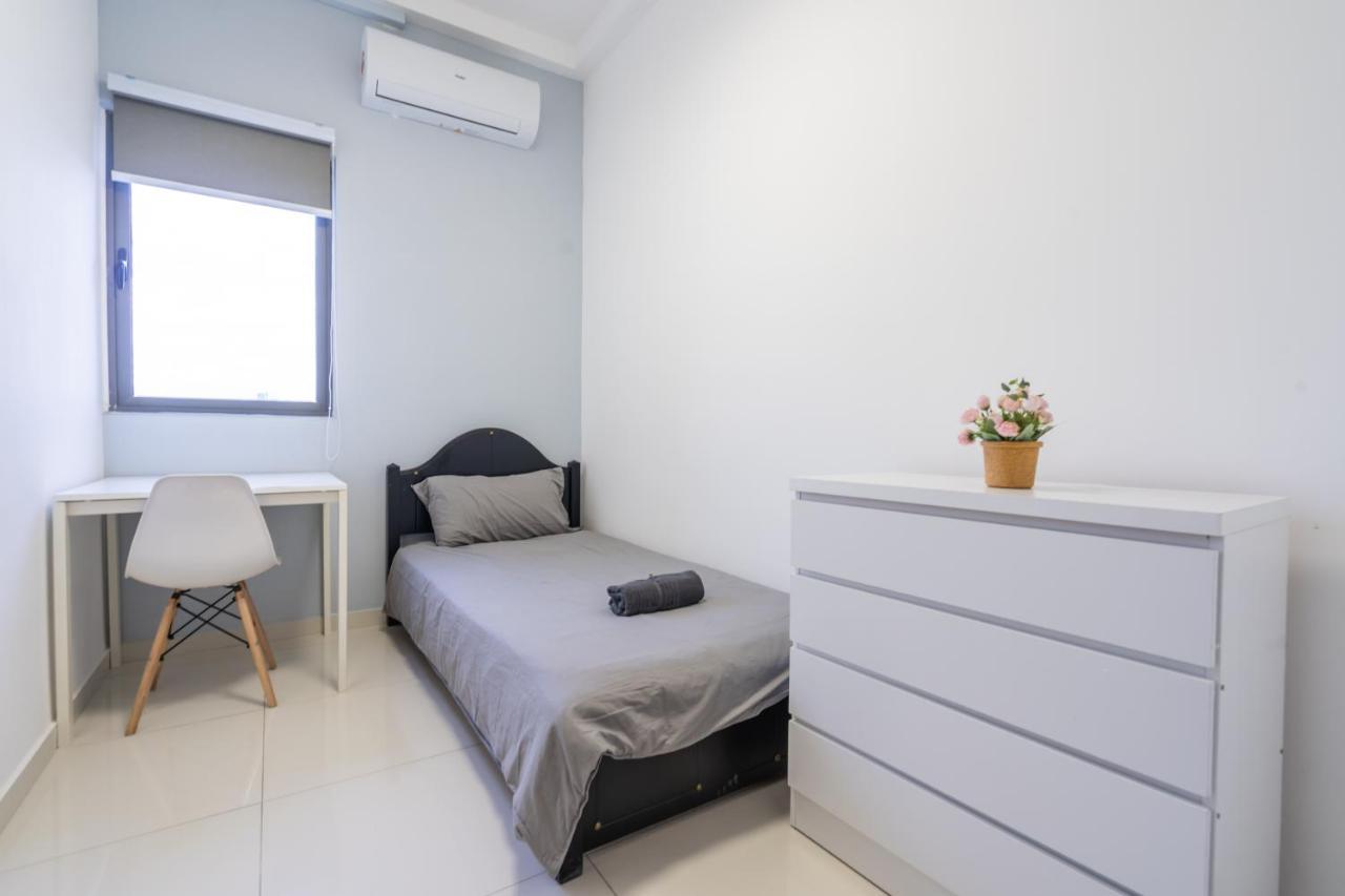 Peaceful 3-bedroom With Pool 5 Pax - Wangsa Maju Kuala Lumpur