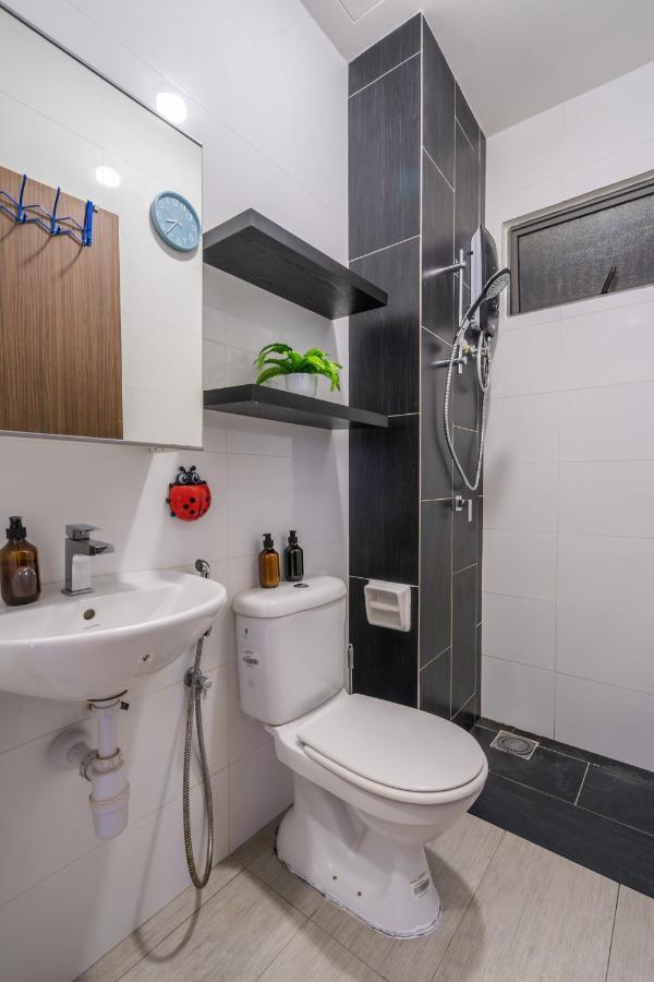 Peaceful 3-bedroom With Pool 5 Pax - Wangsa Maju *